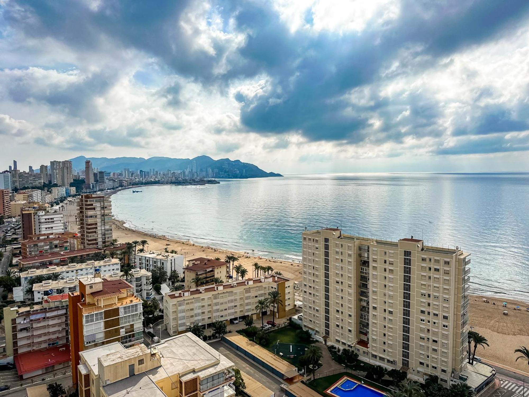 Apartamentos El Faro By Mc Benidorm Esterno foto